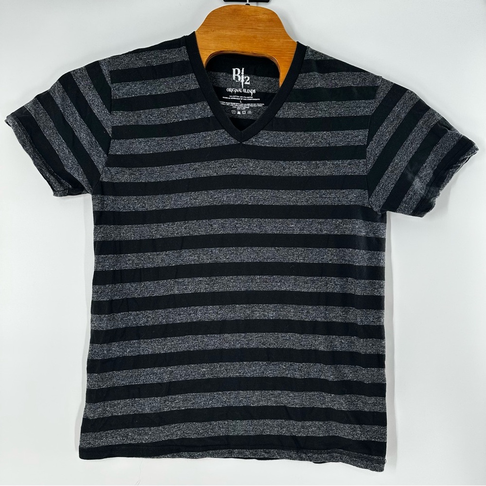 B/2 Men’s Size L Black and Gray Striped V-Neck T-Shirt